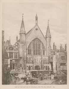 Ansicht des Ostendes der Guildhall, London, und der alten Bibliothek, 1870 von English Photographer