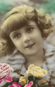Junges Mädchen mit Blumen von English Photographer
