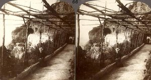 Ein Kapuzinerkloster und die großen Klippen von Amalfi, stereoskopische Ansicht