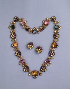 Feine Regency-Gold- und Juwelenkette mit Kissen-Schliff-Topas, Amethysten, rosa Turmalinen, Smaragden, Saphiren und Peridots, mit einem Paar Blumenohrringen, ca. 1810 von English School