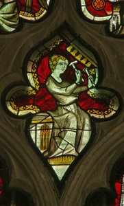 Ein Fenster in der Marienkapelle, Darstellung eines musizierenden Engels mit Glocken