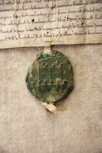 Antikes Siegel mit einem Bild des ursprünglichen Schlosses, hergestellt für William de Albini IV, um 1267 (Papier & Wachs)