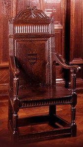 Armstuhl bemalt mit Wappen umgeben von Zahnornamenten, Yorkshire, frühes 17. Jahrhundert von English School