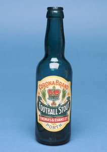 Flasche Corona Football Stout von English School