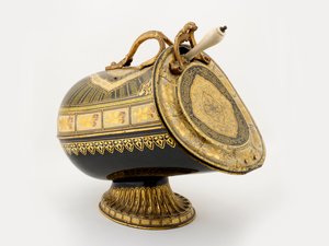 Kohlenkasten von Henry Loveridge & Co., ca. 1880-1927 von English School