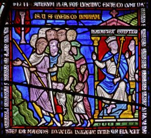 Detail eines der Bibelfenster, das den Pharao zeigt, wie er die Israeliten beobachtet (Detail) von English School