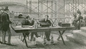 Edisons perfektionierter Phonograph im Einsatz in der Pressetribüne während des Händel-Festivals im Crystal Palace von English School