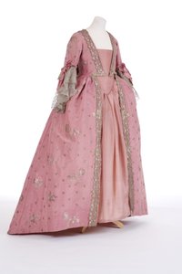 Vorderansicht eines Sackkleides, 1750er Jahre