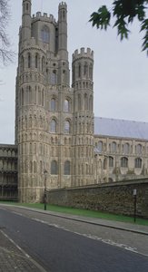 Oktagon-Turm, von Süden, erbaut 1322 von English School