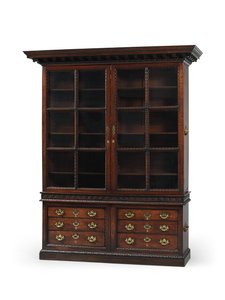 Einer von einem Paar George II Bibliotheksschränken, ca. 1750