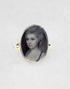 Ring mit Porträt einer Frau