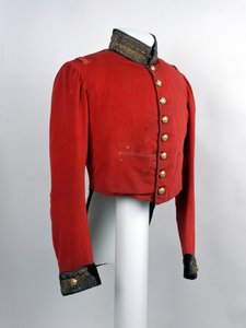 Kurzschwanzjacke, 5. (Prinzessin Charlotte von Wales) Dragonerwache, ca. 1854 (Wollstoff, Goldfaden & Paillettenstickerei) von English School
