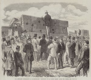 Die Artillerie-Experimente in Shoeburyness, Inspektion des La Gloire Ziels nach dem Schießen (Stich) von English School