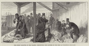 Die große Katastrophe auf der Themse, Identifizierung der Kleidung der Toten im Woolwich Dockyard (Gravur) von English School