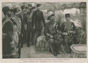 Der Schah und der Prinz von Wales fahren auf der Themse an Bord der Duke of Edinburgh von English School