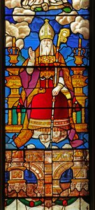 Fenster N2 mit St. Nikolaus: eine verwandelte Figur von Gott dem Vater ursprünglich an der Spitze eines Jessebaums noch in St. Georges Hanover Square