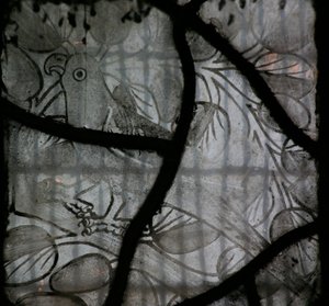 Fenster NW, Darstellung eines Vogels von English School