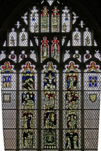Fenster Ww zeigt Fragmente und Tafeln, wieder zusammengesetzt von Eric Milner-White 1955-57 von English School