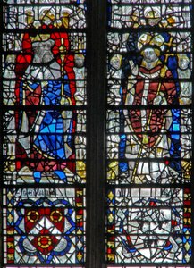 Fenster c17 mit Figuren und Schilden unten von English School