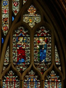 Fenster mit Edward dem Bekenner und König Edmund von English School