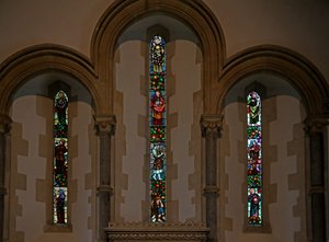 Das Ostfenster mit Lanzetten von Fred Weekes und Gualbert Saunders von English School