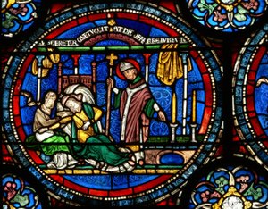 Fenster n4, Szene aus einem St. Thomas Becket Wunderfenster: Julia Puintel wird zum Grab geschickt von English School