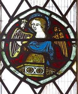 Fenster n6, Engel mit Harfe von English School