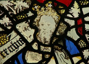Fenster S4 mit einem König am Jessebaum