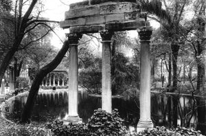 Die Naumachias-Korinthischen Säulen, Parc Monceau, Paris, 1931