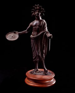 Etruskische Kunst: Frau, die ein Opfer darbringt, Bronzestatuette aus dem 2. Jahrhundert v. Chr. von Etruscan