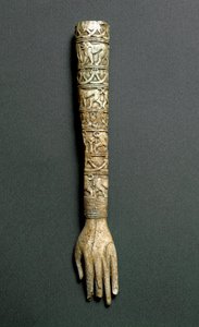 Etruskische Antike: Vorderarm oder Griff eines Flabellums (liturgischer Fächer) aus Elfenbein. Aus dem Grab Barberini in Preneste (Palestrina). 7. Jahrhundert v. Chr. Rom, Museo Nazionale di Villa Giulia