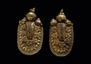 Etruskische Kunst: goldene Ohrringe Dim 6 cm. Florenz, Archäologisches Museum