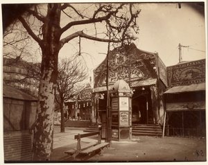 Fête Vaugirard (Straßenfest und Kiosk) von Eugène Atget