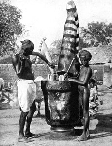 Sesammühle zu Ehren einer hinduistischen Göttin, Indien, 1936 von Ewing Galloway