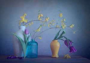 Frühlingsvasen und Blüten von Fangping Zhou
