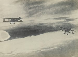 [Zwei Flugzeuge]