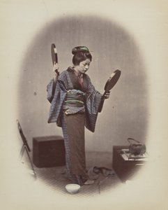 Bei ihrer Toilette