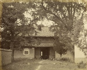 Gebäude und Kamera, China von Felice Beato