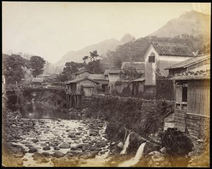 Nagasaki vom Bach aus, einheimische Städte