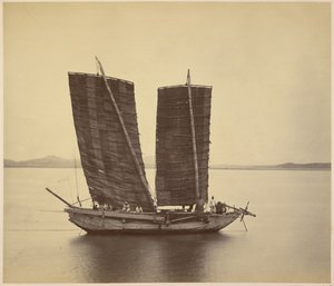 Die erste koreanische Dschunke bringt Depeschen an Bord der U.S.S. Colorado, unmittelbar nach dem Ankern