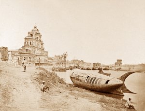 Ansicht des Chattar Manzil Palastes mit dem Boot des Königs auf dem Fluss Gumti, Lucknow, während des indischen Aufstands, 1858