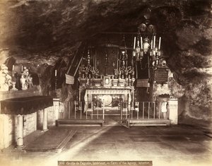 Innenansicht der Grotte der Agonie oder Basilika der Agonie, heute Kirche aller Nationen, in Jerusalem. Laut Tradition verbrachte Jesus hier seine letzten Momente, bevor er verhaftet wurde von Félix Bonfils