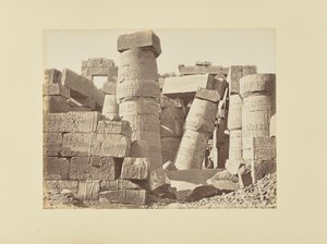 Karnak. Ruinen der Hypostylhalle, Innenansicht, Ägypten von Félix Bonfils