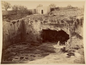 Grab der Könige, Innenhof, Jerusalem von Félix Bonfils