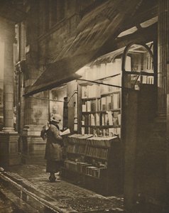 Nasser Winterabend und ein Bücherliebhaber in Bloomsbury, ca. 1935