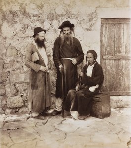 Porträt von drei jüdischen Männern in Jerusalem von Félix Bonfils