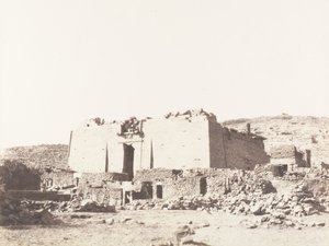 Kalabcheh Talmis, Ruinen des Tempels - Fassade und Umfassungsmauer, 1851-52, gedruckt 1853-54 von Félix Teynard