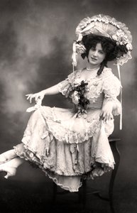 Fanny Dango, Sängerin und Tänzerin, frühes 20. Jahrhundert