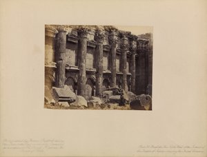 Baalbek - Die Nordwand des Inneren des Jupiter-Tempels, mit den kannelierten Säulen