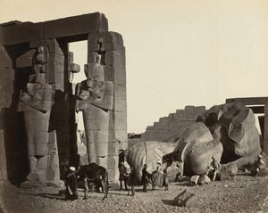 Gefallene Statue im Ramesseum, Theben von Francis Frith